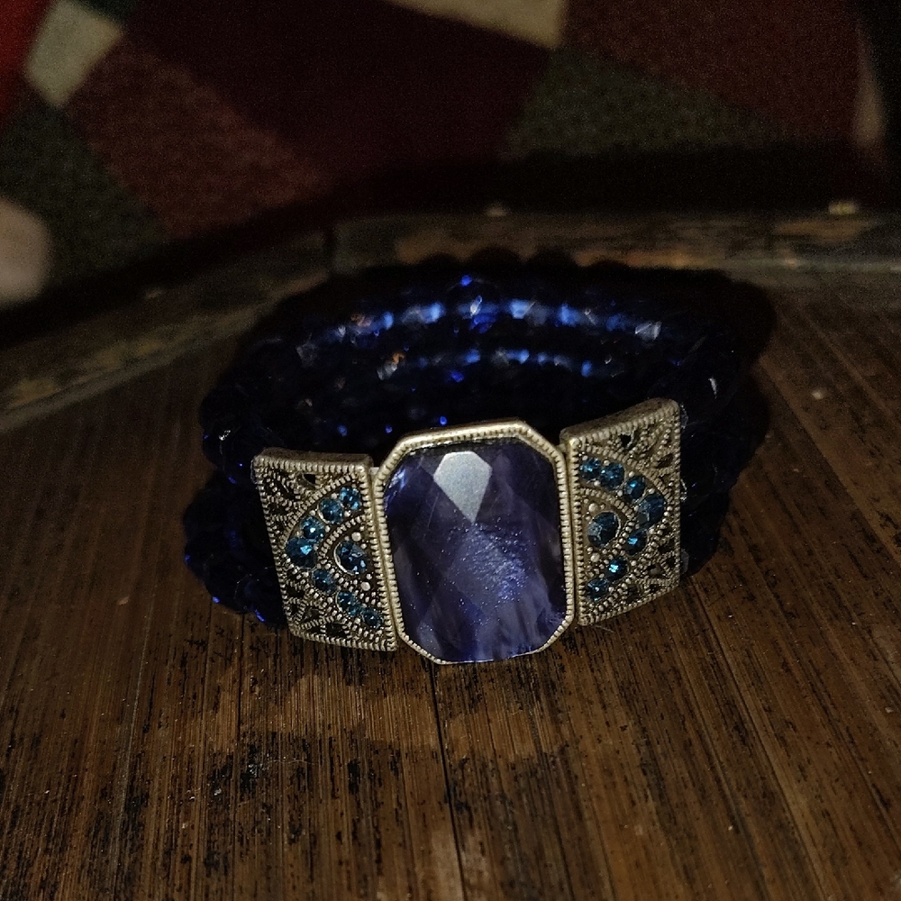 Elegant Blue and Silver Women's Bracelet